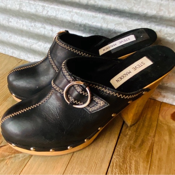 Steve Madden Black Leather Mules with Tan Wooden Heel - Picture 2 of 5